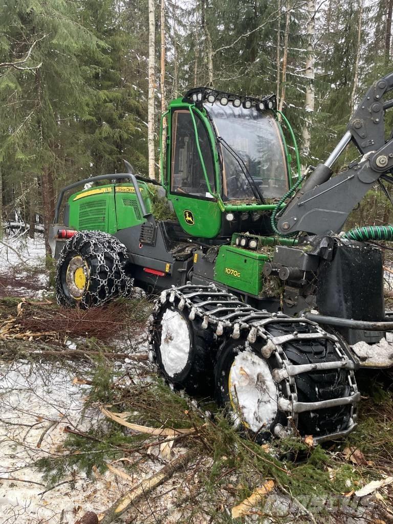 John Deere 1070 G Abatteuse
