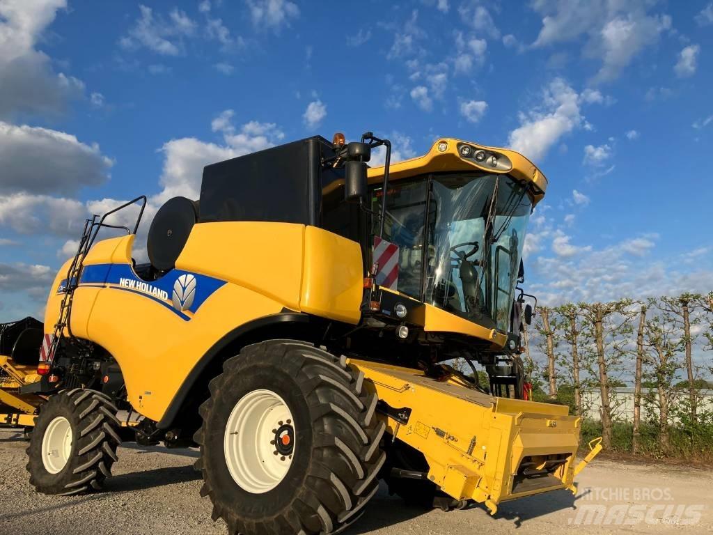 New Holland CX 6090 Moissonneuse batteuse