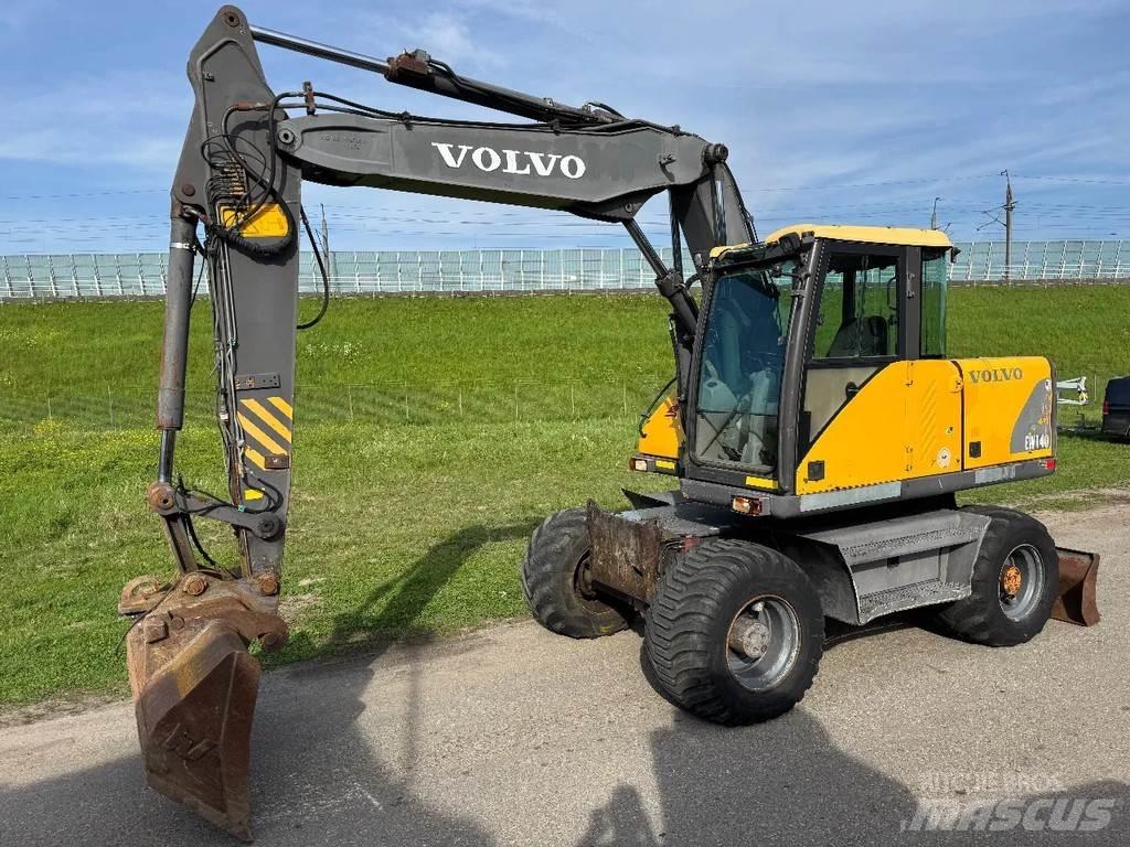 Volvo EW140 Pelle sur pneus