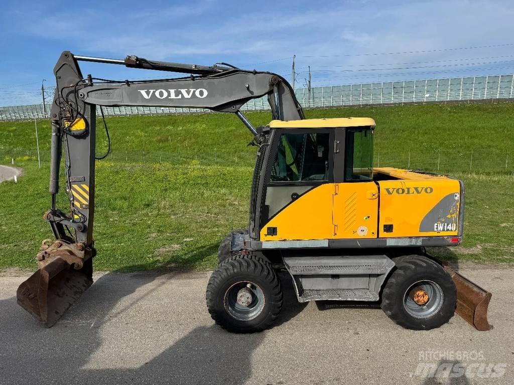 Volvo EW140 Pelle sur pneus