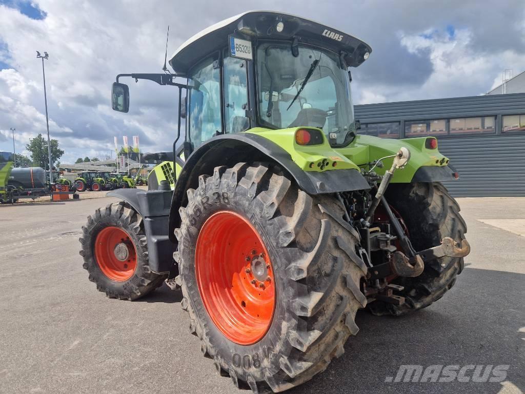 CLAAS Arion 640 CIS Tracteur