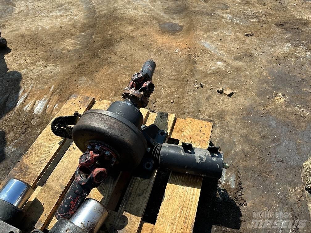 CAT 214 B FT gearbox Pelle sur pneus