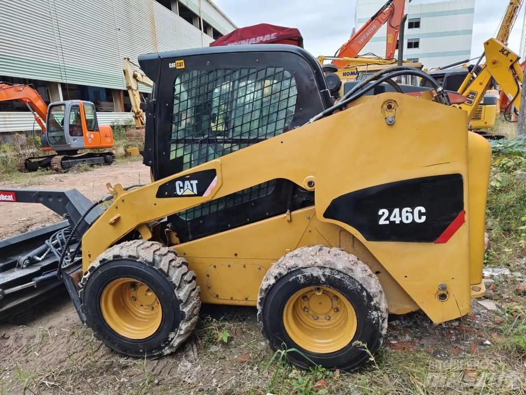 CAT 246C Chargeuse compacte