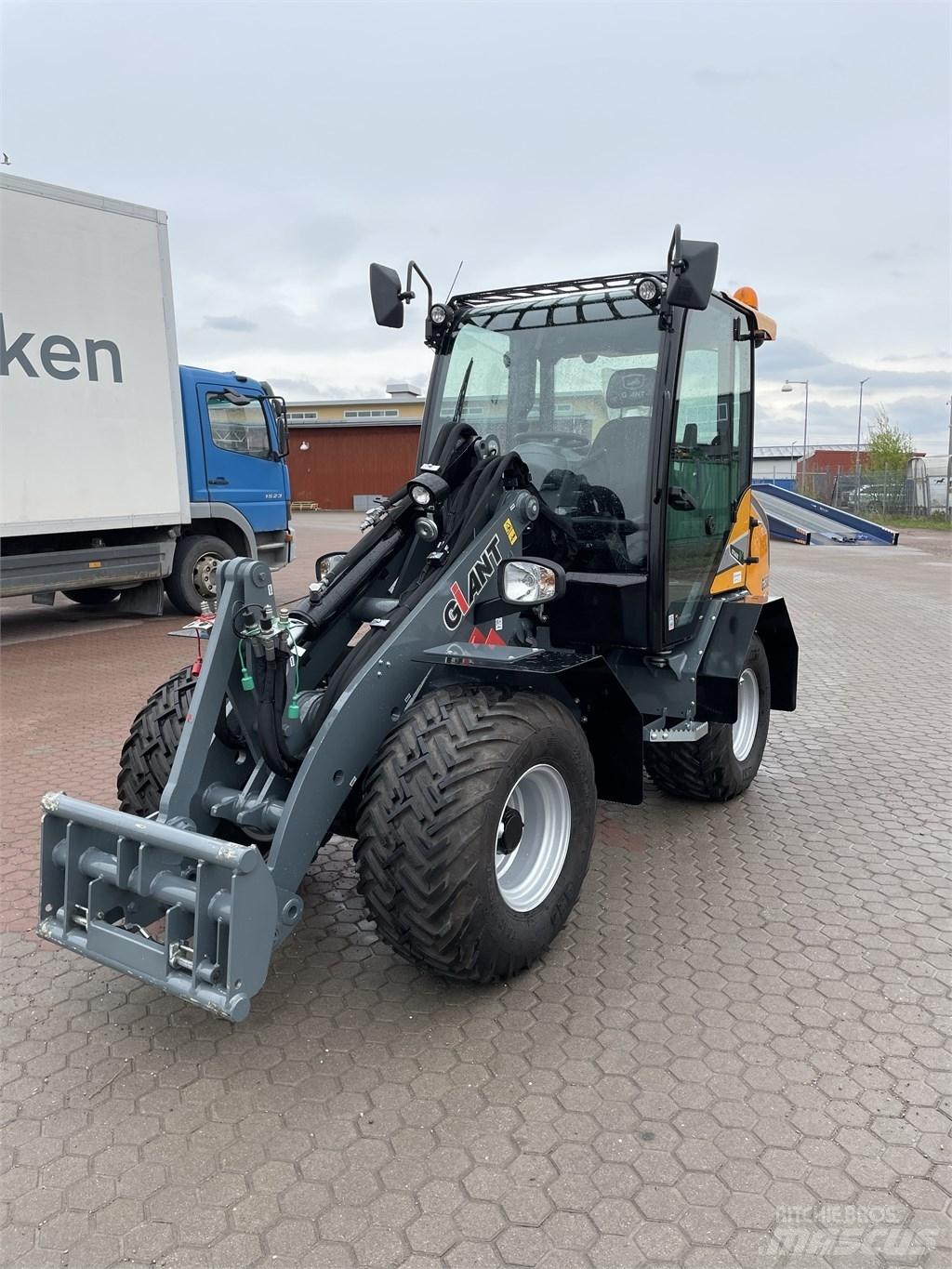 GiANT G3500 X-TRA Chargeuse compacte