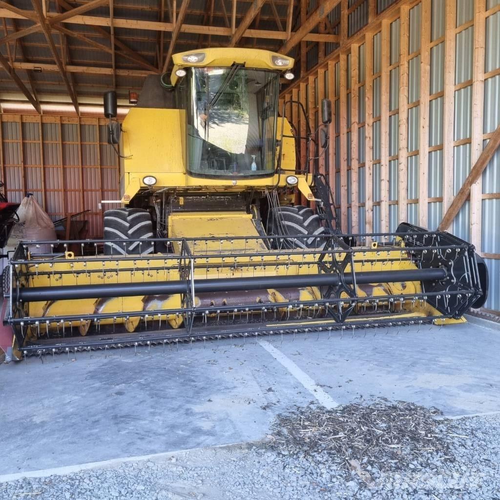 New Holland TC 5070 Moissonneuse batteuse