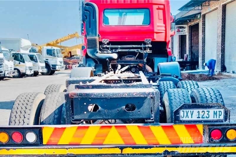 UD CGE 370 8x4 Autre camion