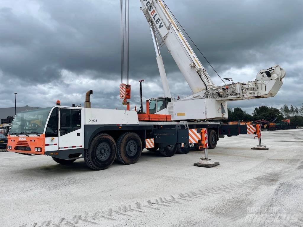 Demag AC 300 Grues tout terrain