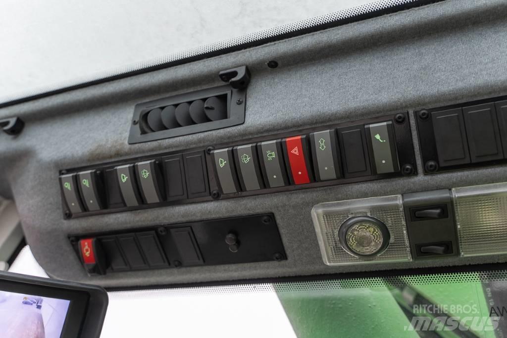 Sennebogen 821 E Pelle sur pneus
