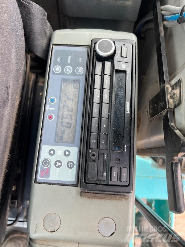 Kobelco SK 235 SR LC Pelle sur chenilles