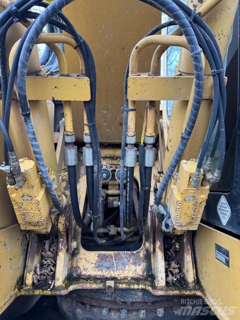 CAT 321 C LCR Pelle sur chenilles