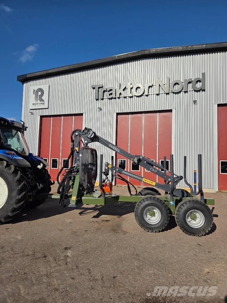Farma T9 F C6,7 Remorque forestière avec grue
