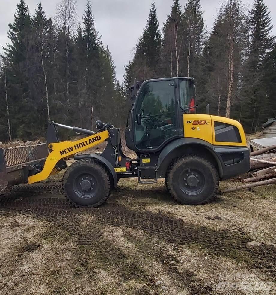 New Holland W80C Chargeuse sur pneus