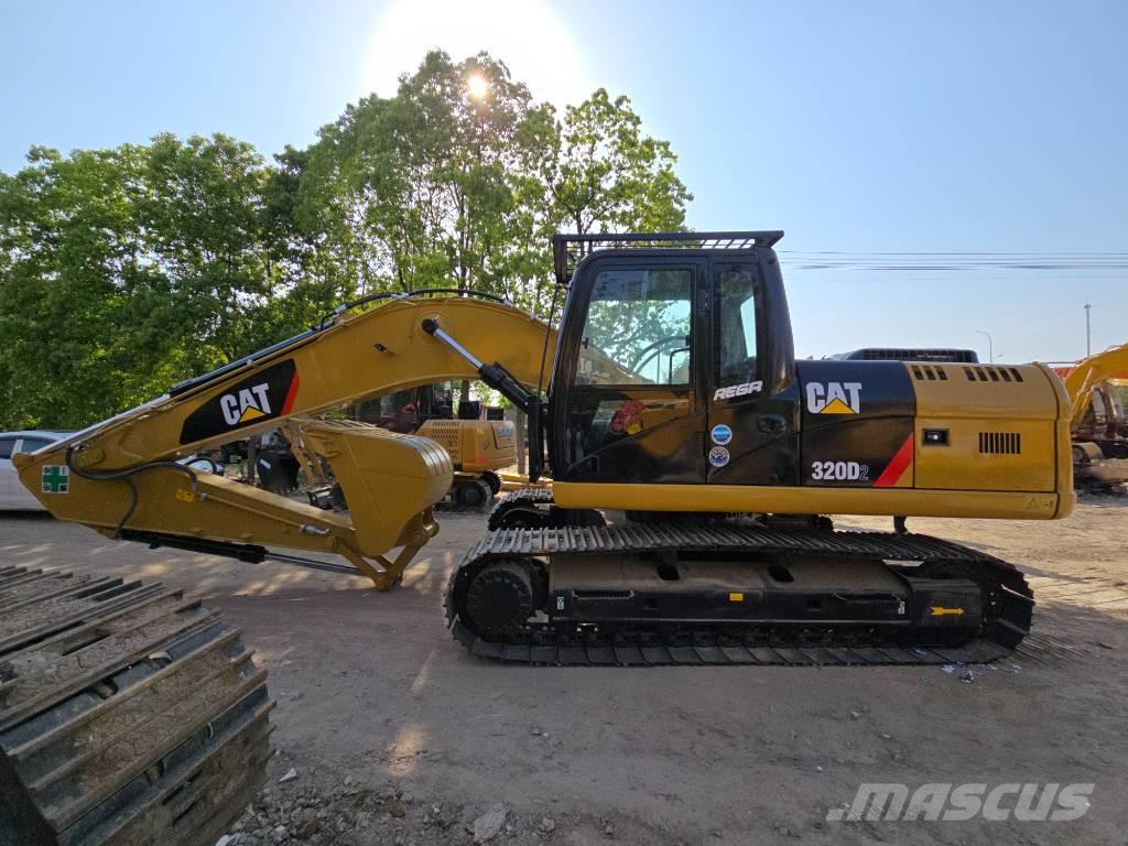 CAT 320D2 Pelle sur chenilles