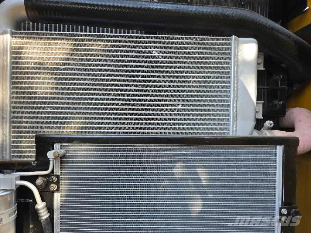 CAT 320D2 Pelle sur chenilles