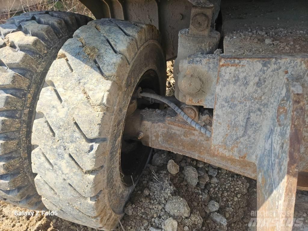 Volvo EW145BP Pelle sur pneus