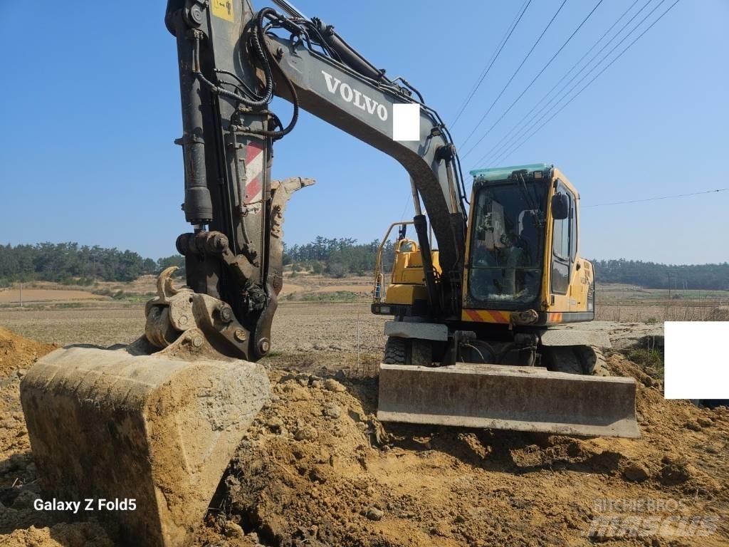Volvo EW145BP Pelle sur pneus