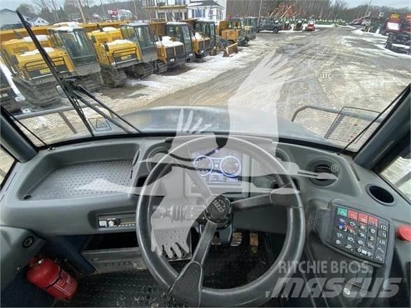 Bell B30E Tombereau articulé