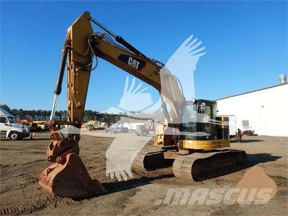 CAT 321D LCR Pelle sur chenilles