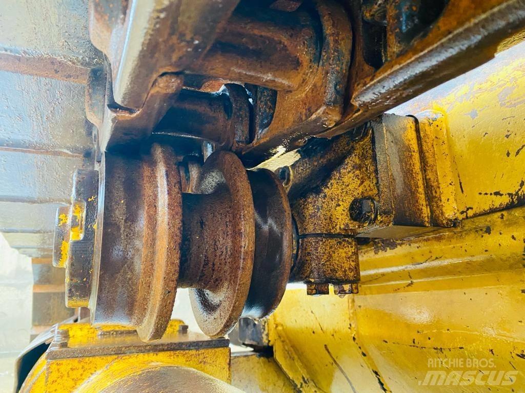 CAT 953 Chargeuse sur chenilles