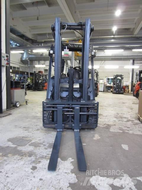 Linde E25 Chariots élévateurs électriques