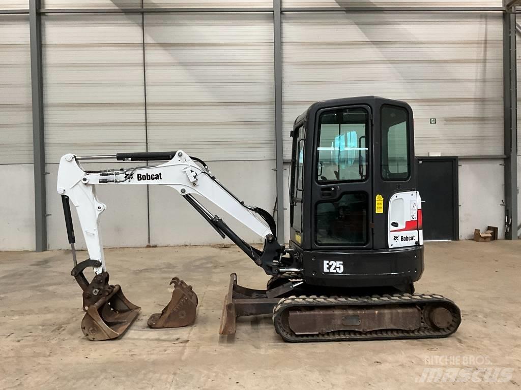 Bobcat E 25 Mini pelle < 7t