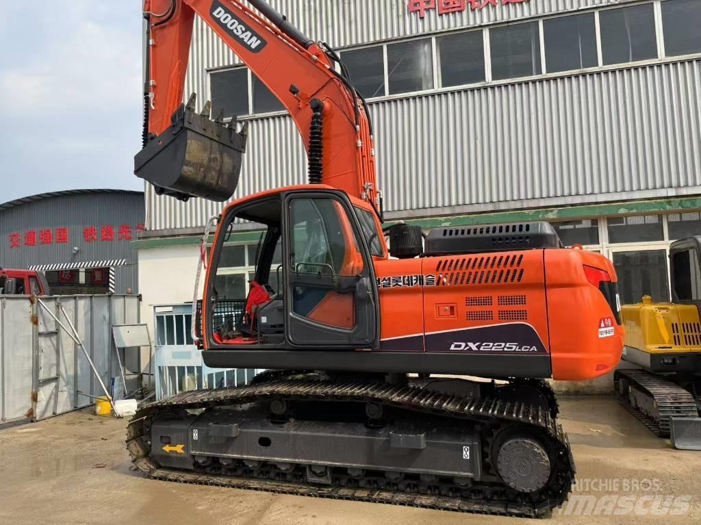 Doosan DX 225 LCA Pelle sur chenilles