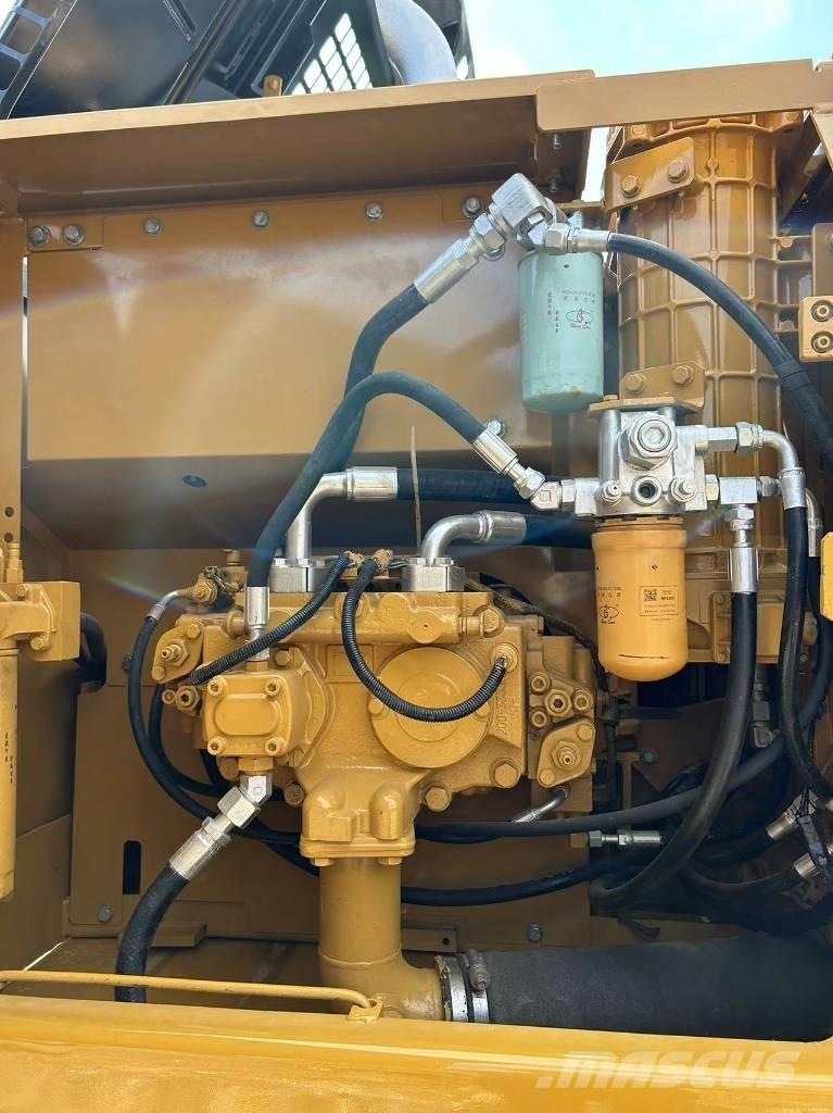 CAT 320 D Pelle sur chenilles