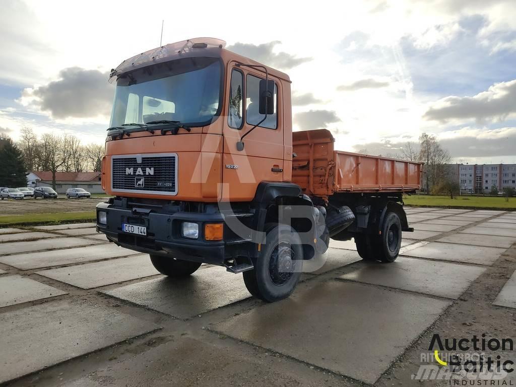 MAN 19.272 Camion benne