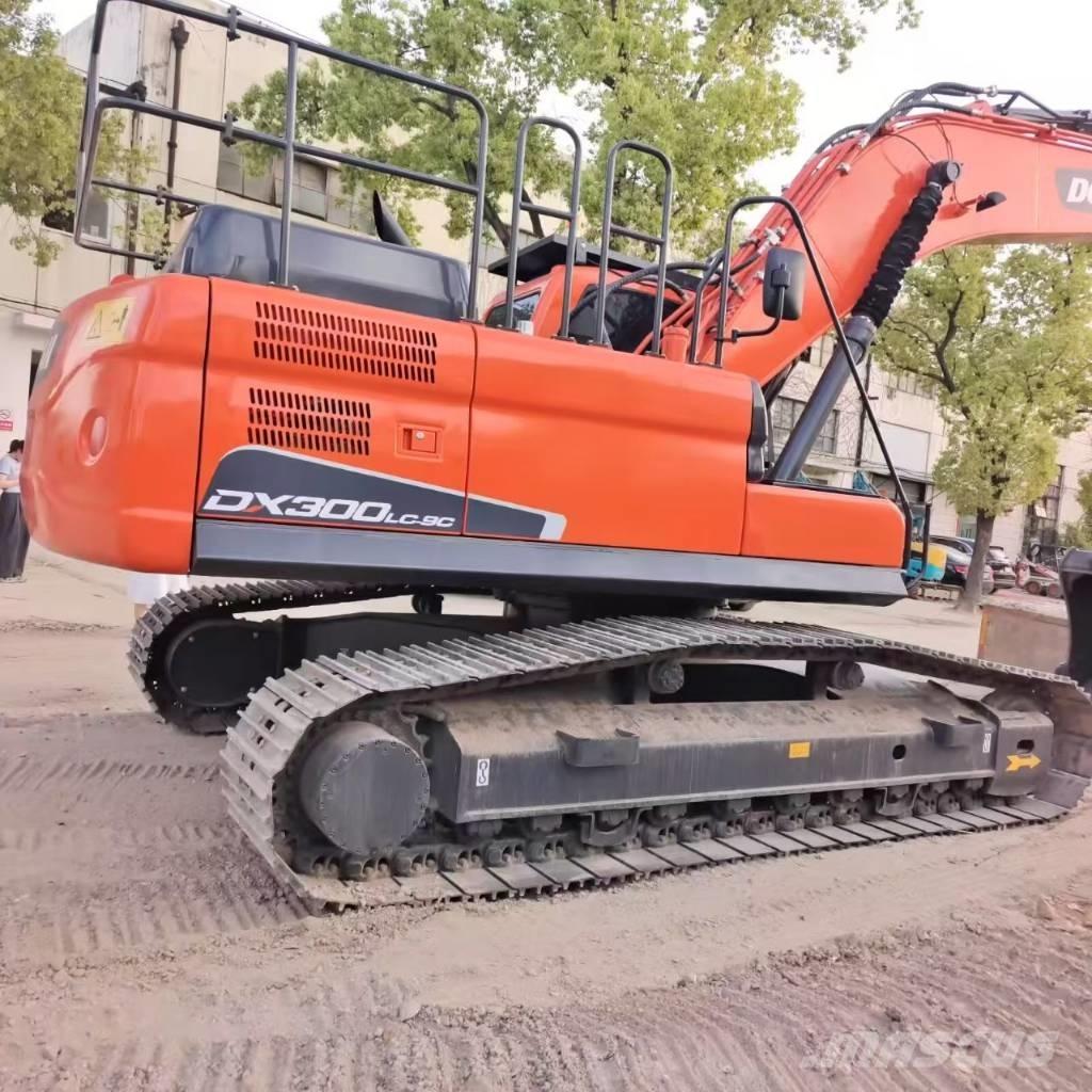 Doosan DX 300 Pelle sur chenilles