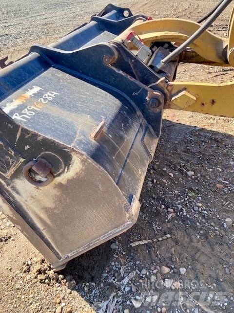CAT 908 M Chargeuse sur pneus