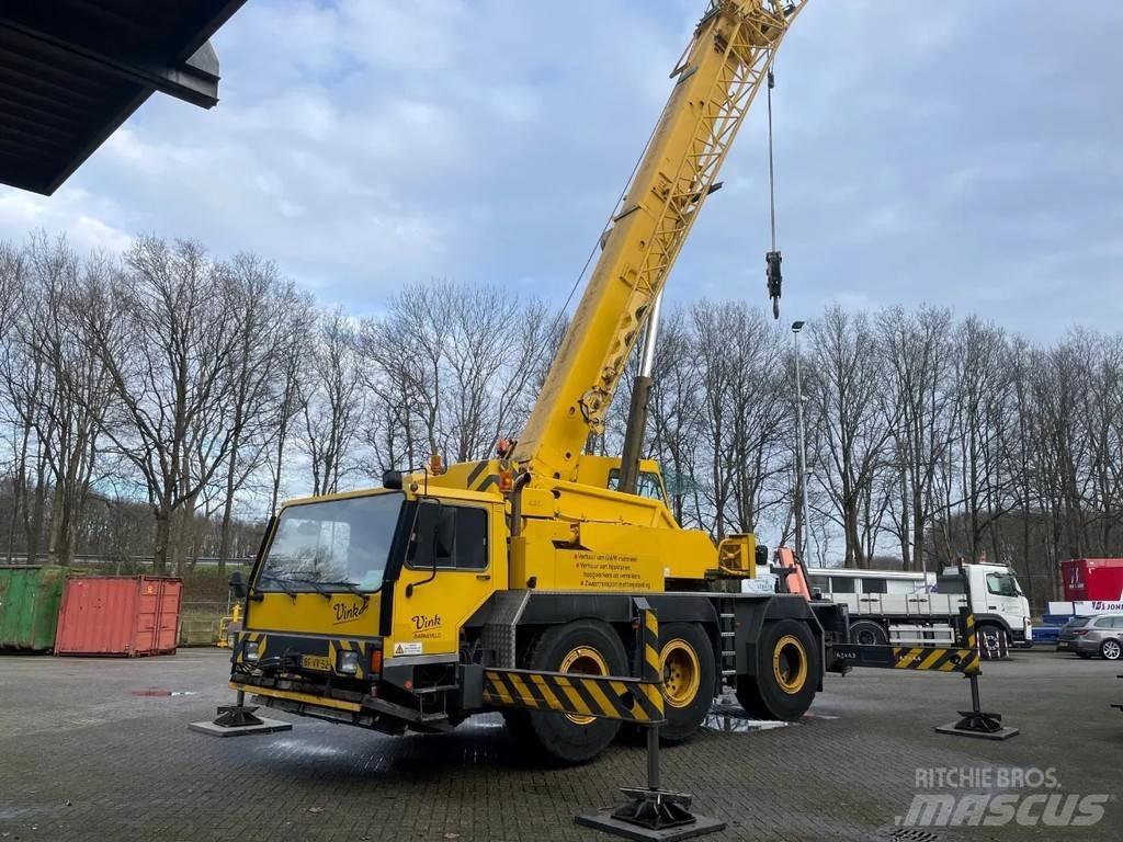 Liebherr LTM1040 Grues tout terrain