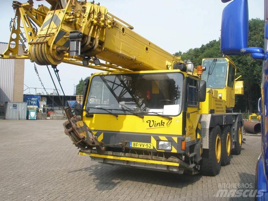 Liebherr LTM1040 Grues tout terrain