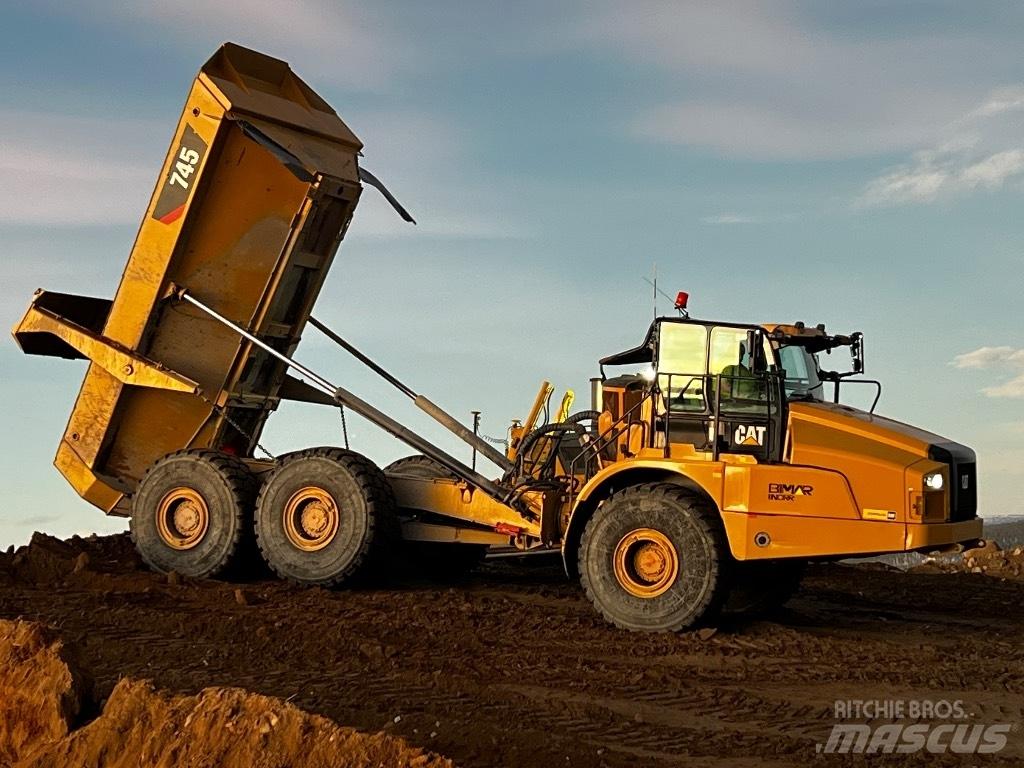 CAT 745 Tombereau articulé