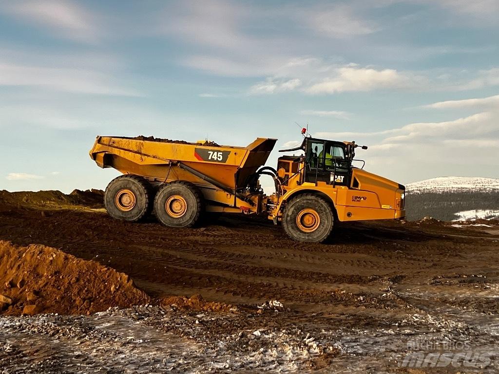 CAT 745 Tombereau articulé