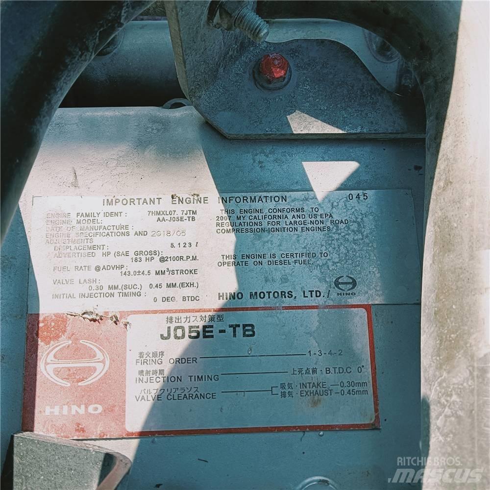 Kobelco SK260D Pelle sur chenilles