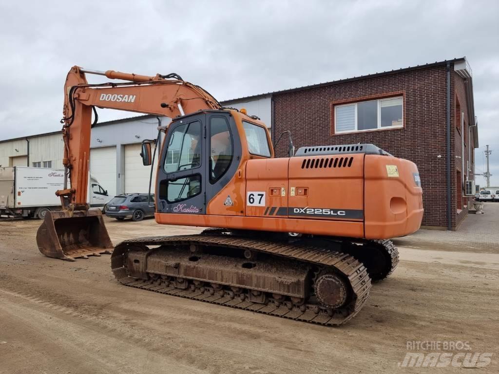 Doosan DX 225 LC Pelle sur chenilles