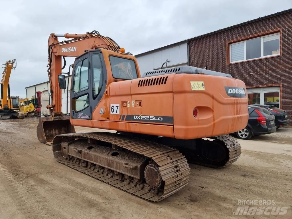 Doosan DX 225 LC Pelle sur chenilles