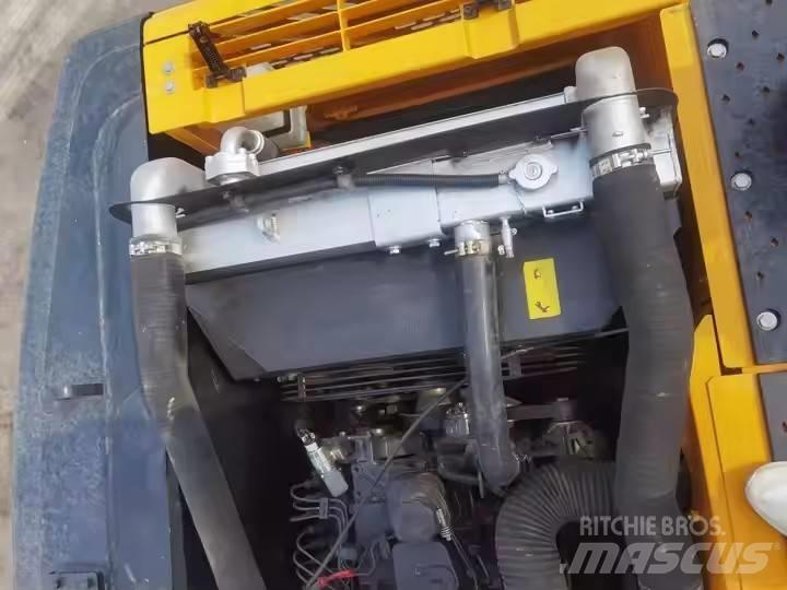 Hyundai 220LC-9S Pelle sur chenilles