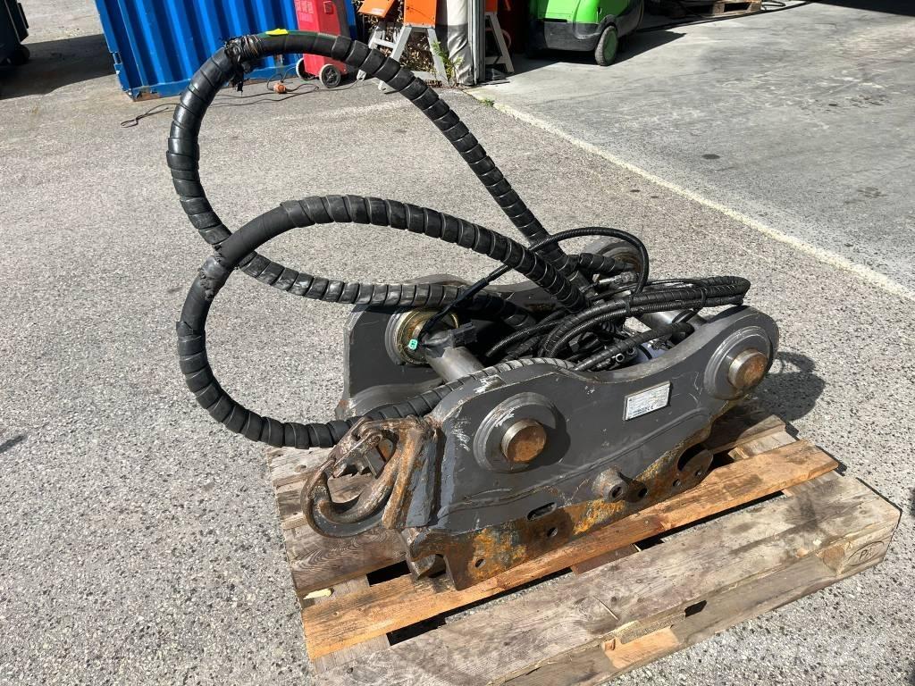 SMP ST28 / FOC70 Attache rapide pour godet
