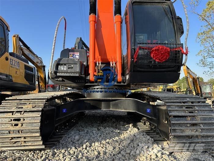 Hitachi ZX 200 Pelle sur chenilles