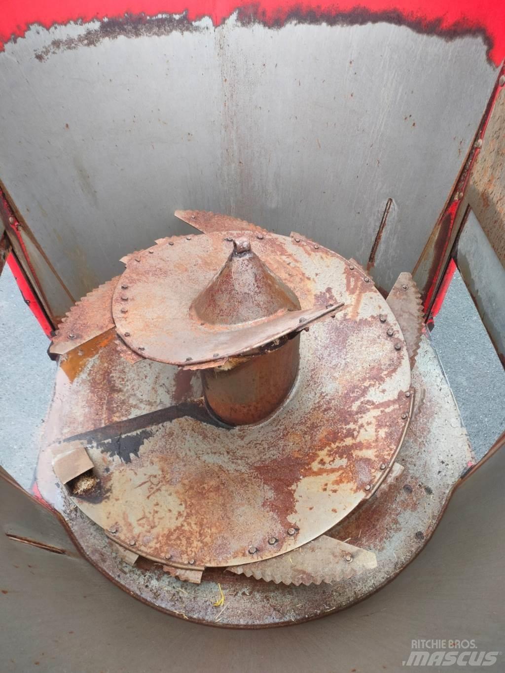 Peecon 8M³ Mélangeuse