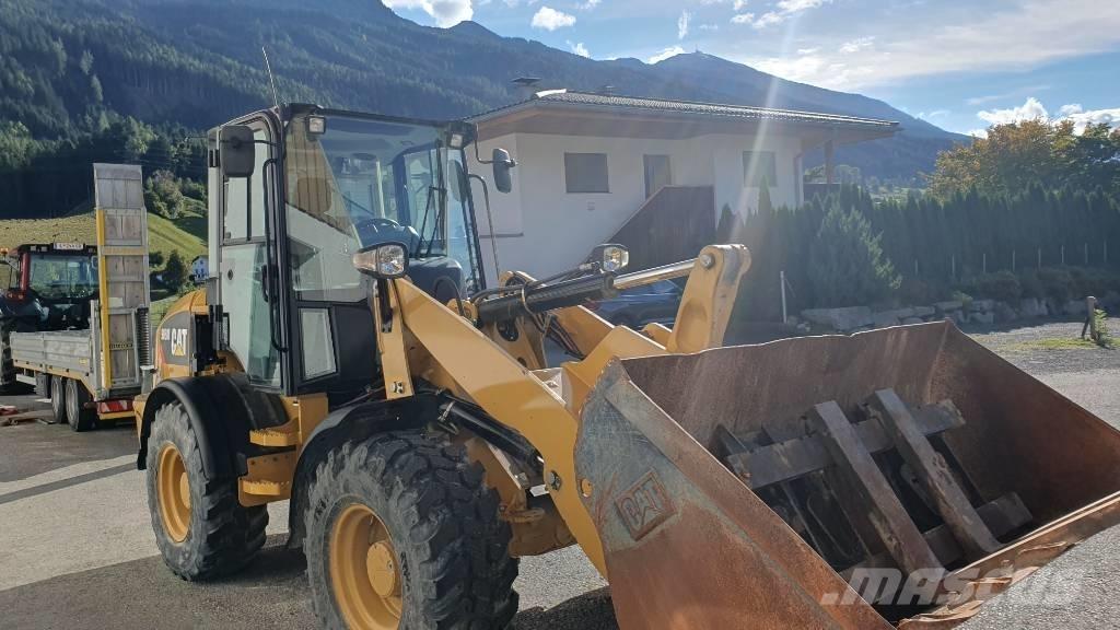 CAT 908 M Chargeuse sur pneus