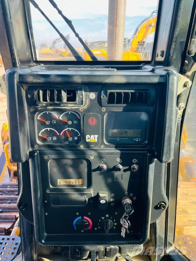 CAT D 6 N XL Bouteurs sur chenilles