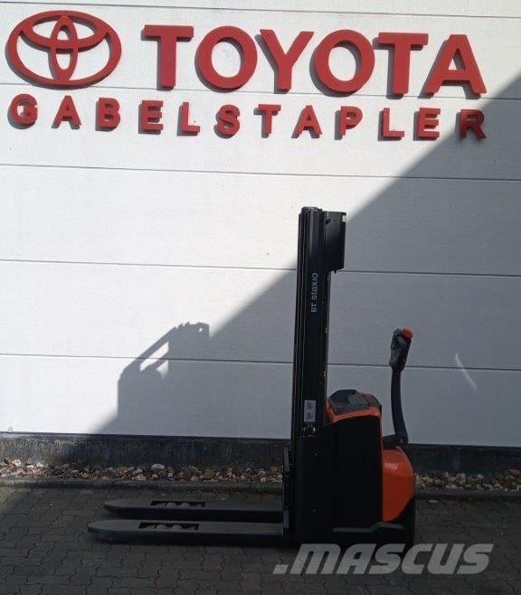 Toyota SWE120L Gerbeurs Automoteurs