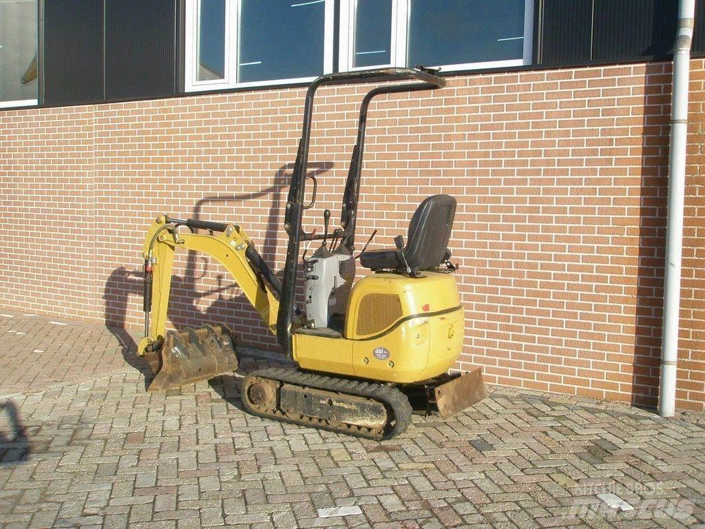 CAT 300.9 Mini pelle < 7t