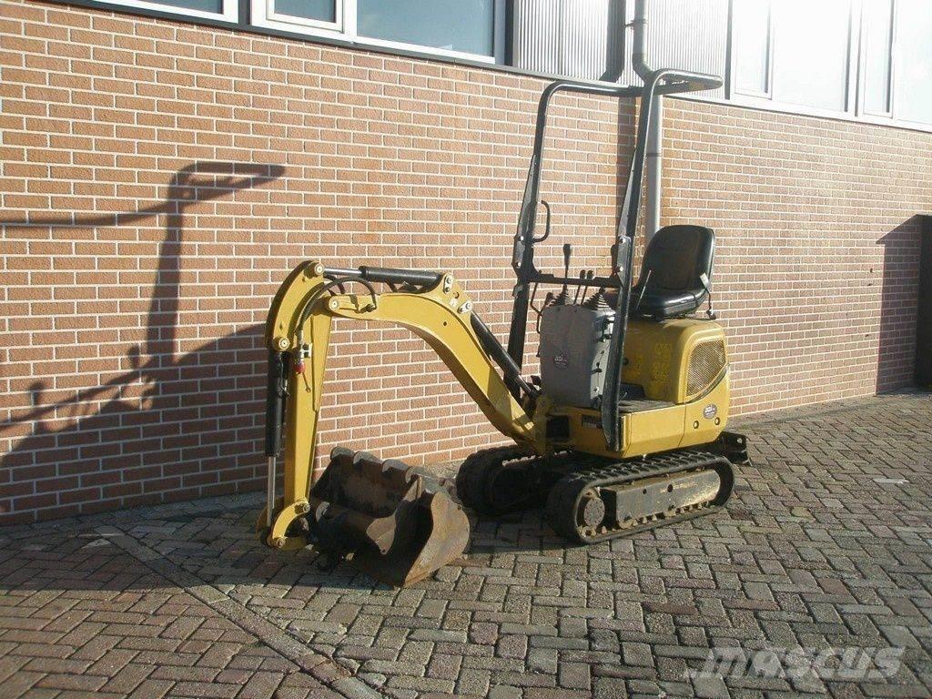 CAT 300.9 Mini pelle < 7t