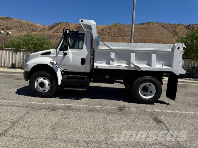 International 4400 Camion benne