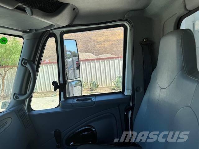 International 4400 Camion benne