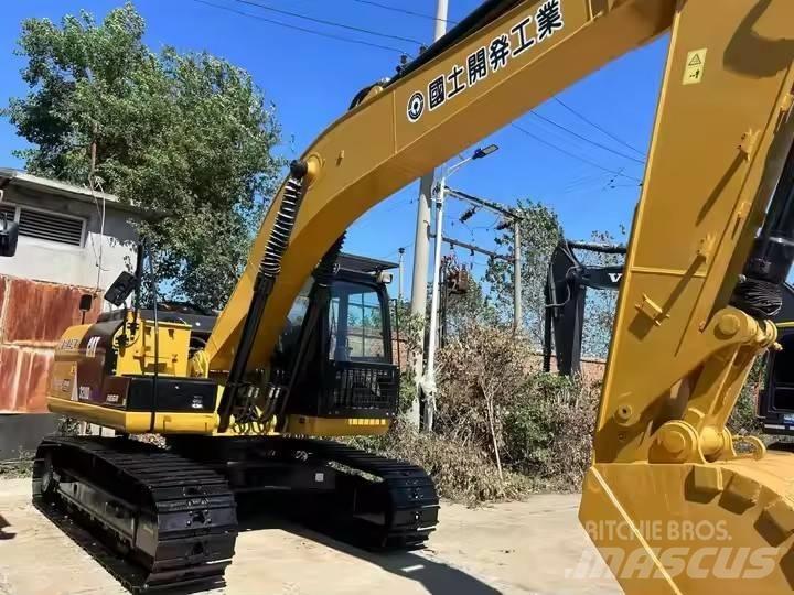 CAT 320 D L Pelle sur chenilles