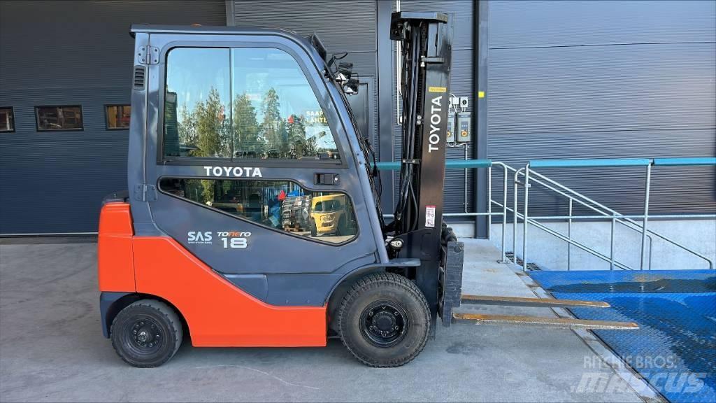 Toyota 02-8 FDF 18 Chariots diesel